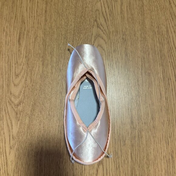 Freed Studio Professionals Size 6 1/2 EE - Picture 3 of 4